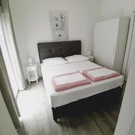 Tonka Apartment
