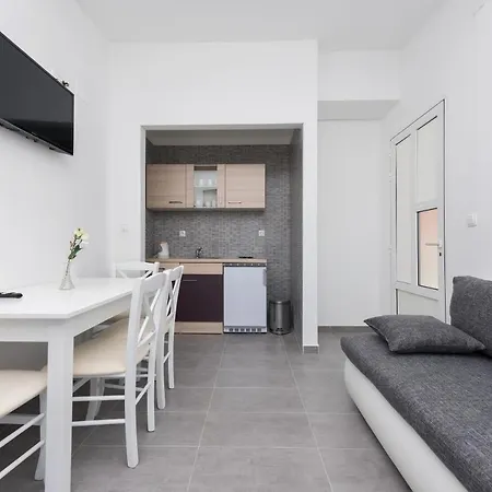 Tonka Apartment *
