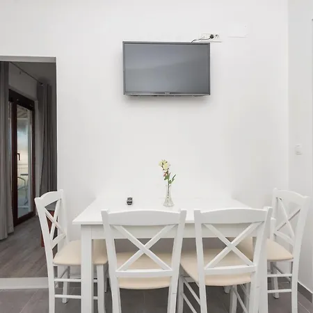 Tonka Apartment