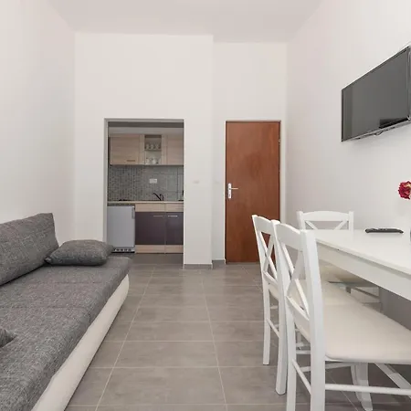 Tonka Lägenhet Gradac (Split-Dalmatia)