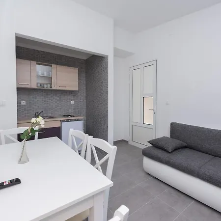 Apartment Tonka Gradac (Split-Dalmatia)