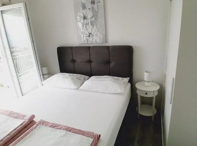 Tonka * Gradac (Split-Dalmatia)