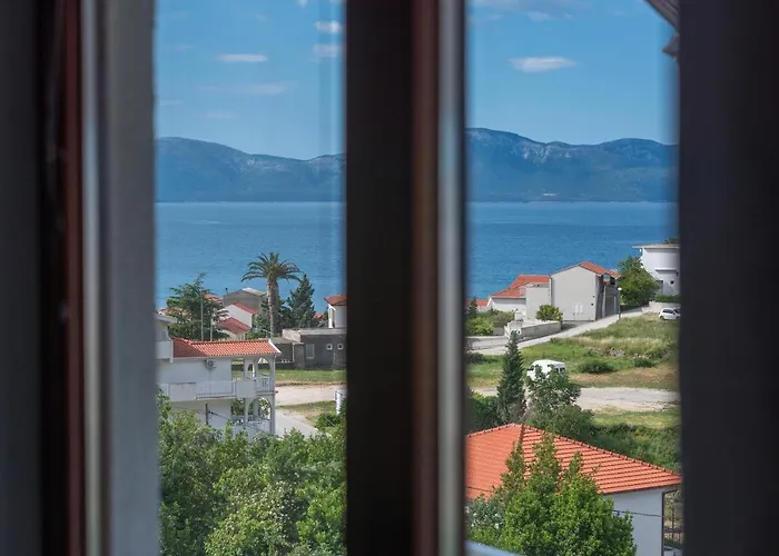 Tonka * Gradac (Split-Dalmatia)